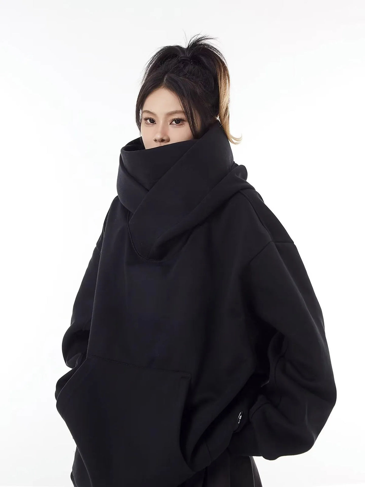 Shroud Hoodie med Høj Hals