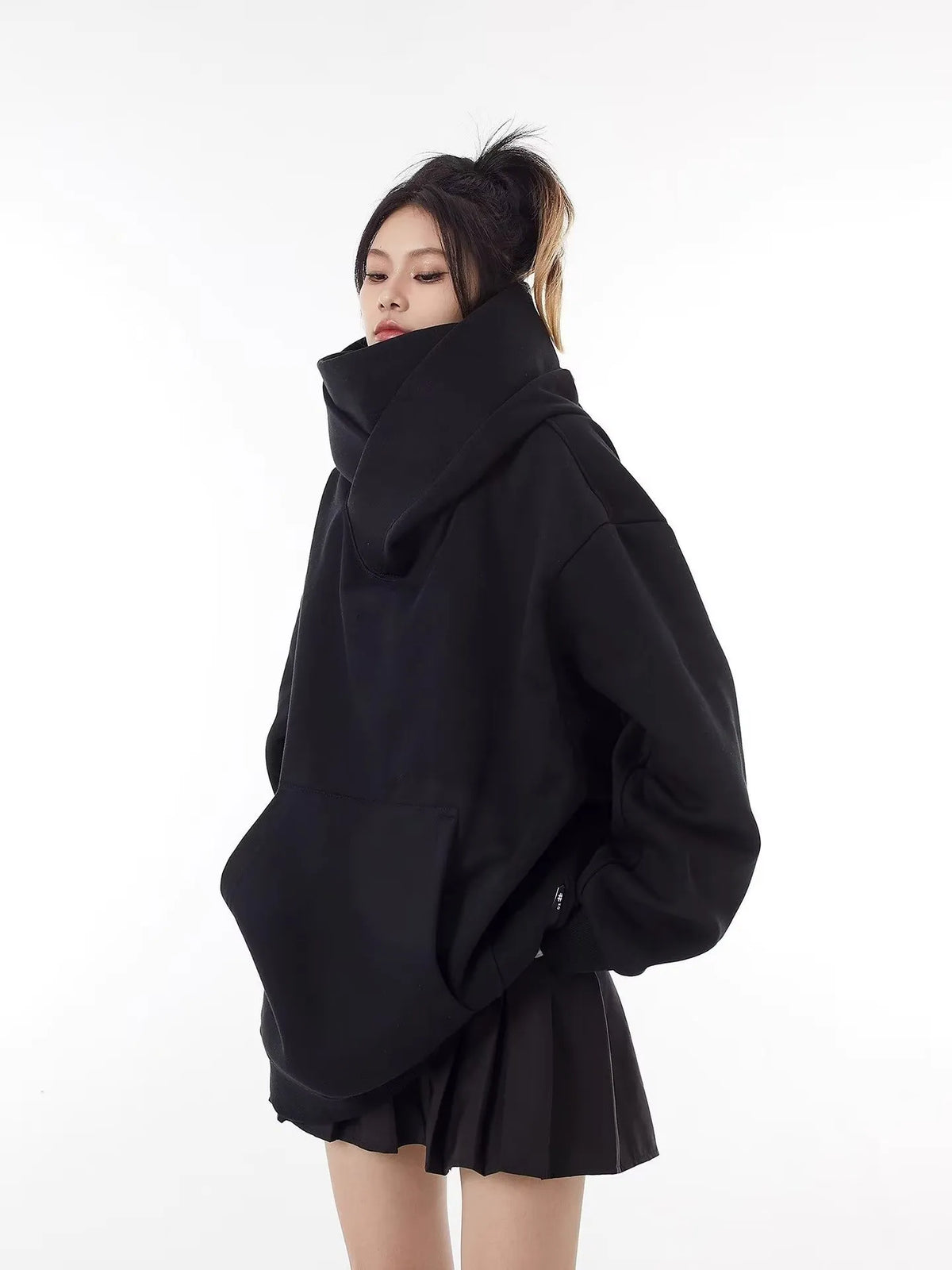 Shroud Hoodie med Høj Hals