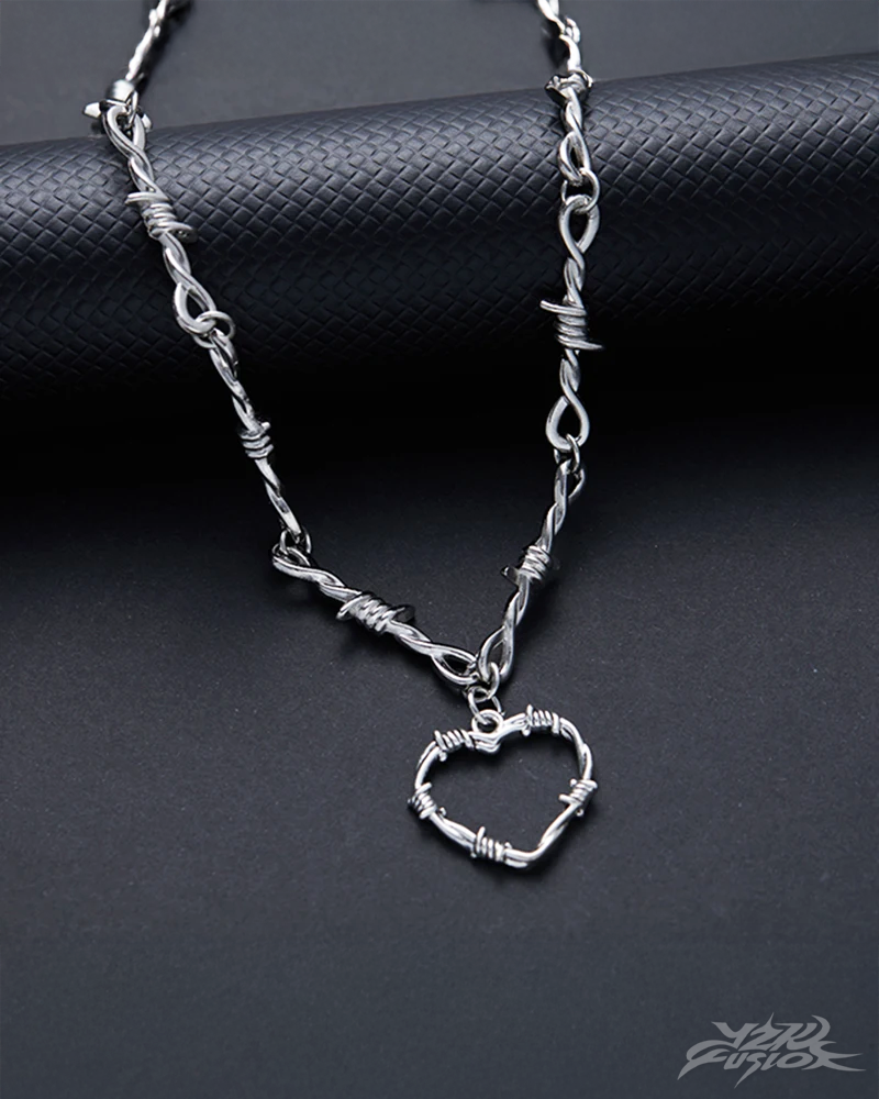 OFFSEAL Barbed Wire Heart Necklace