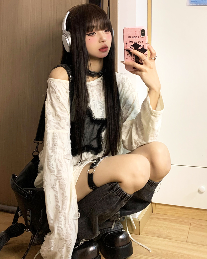OFFSEAL Star Distressed Sweater