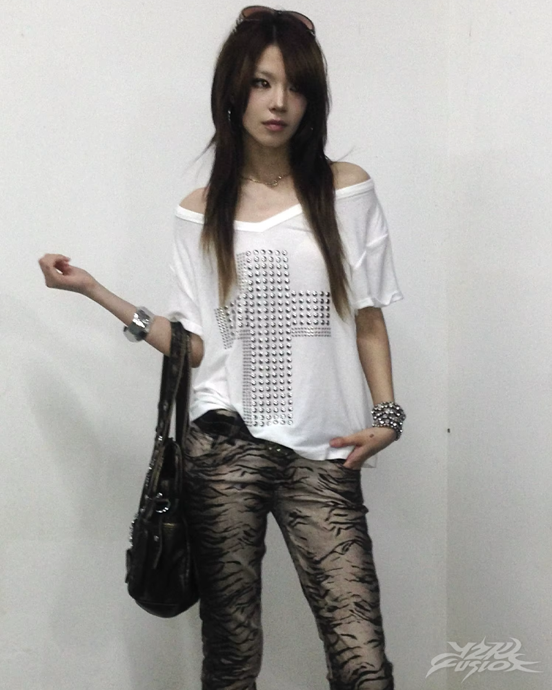 OFFSEAL Y2K Rhinestone Cross Top